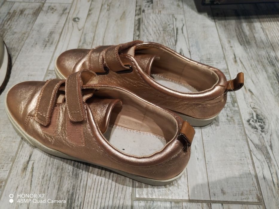 Продавам маратонки Clarks