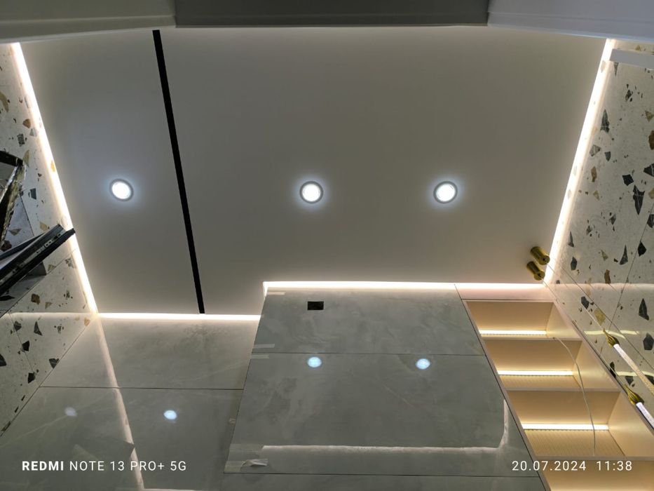 Световые натяжные потолки