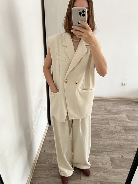 Костюм бежевый на размер с-м