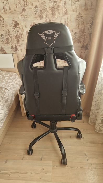 Продам игровое компьютерное кресло