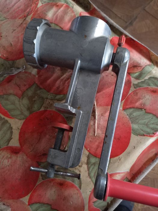 Мясорубка алюминиевая