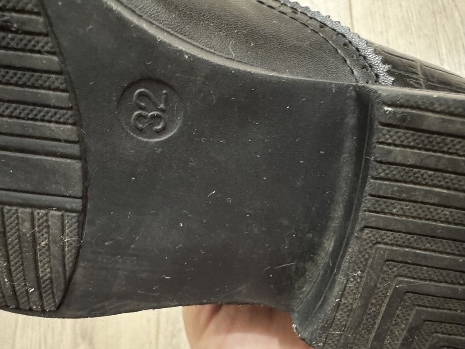 Продам туфли школьные