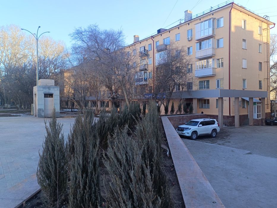 Помещение 200 м2 в мебельном салоне "Арай"