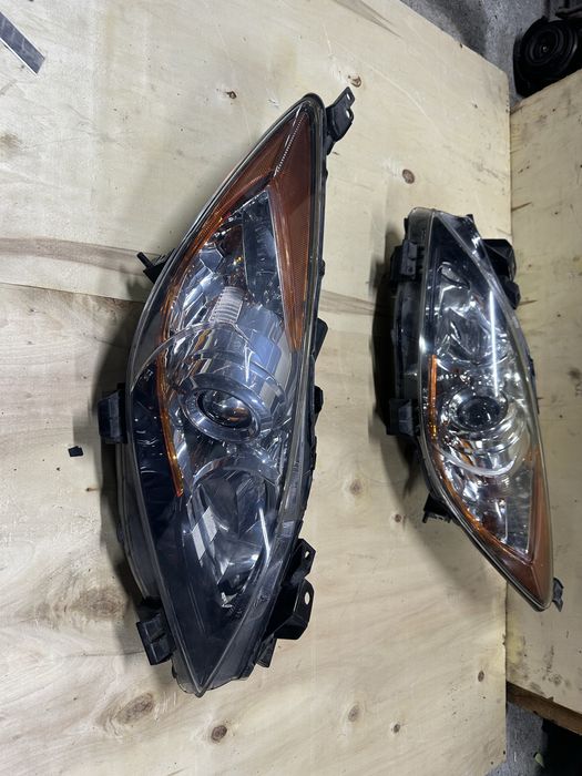 Фары передние Mazda 3 BL