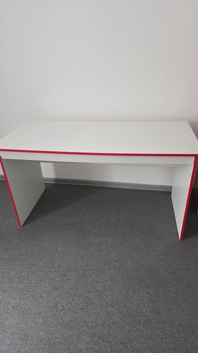 Отдам бесплатно стол. Район Жарокова Альфараби