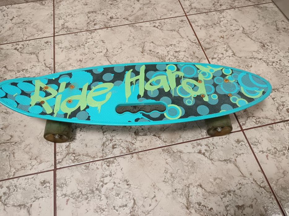 De vânzare skateboard copii 4-8 ani cu lumini roți