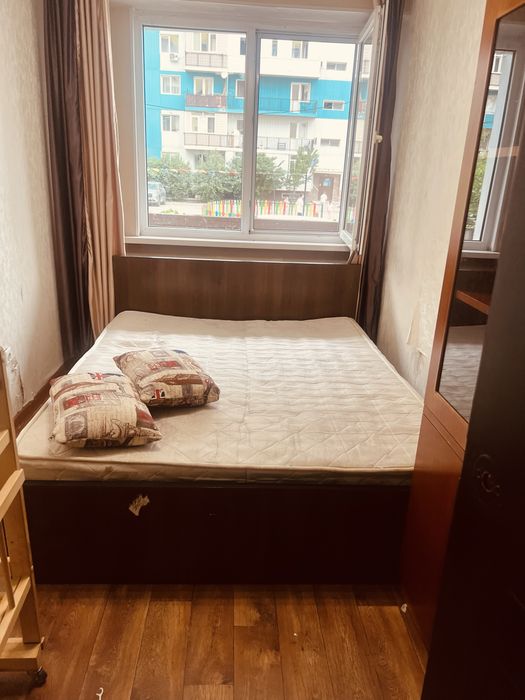 Продам 2-спальную кровать с матрасом
