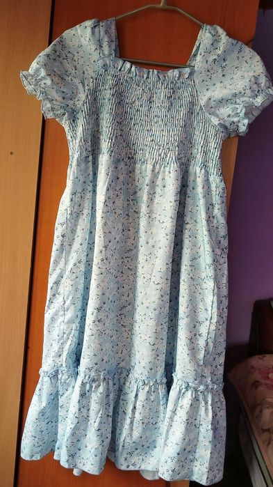 Rochiță de vara ,pentru dejde 10-12 ani