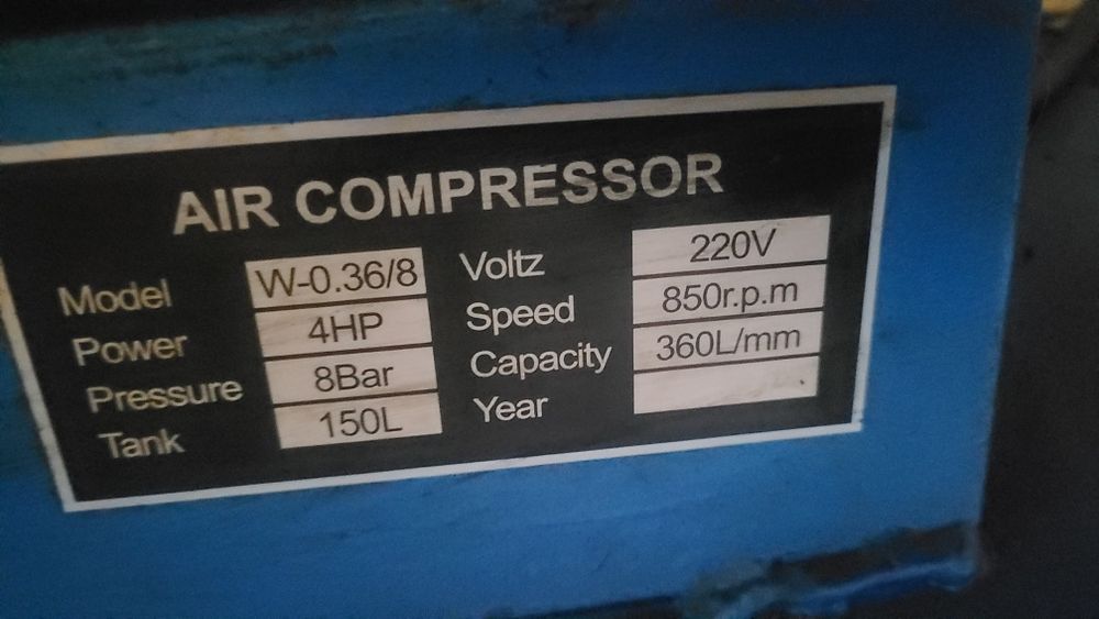 Продам масляный компрессор