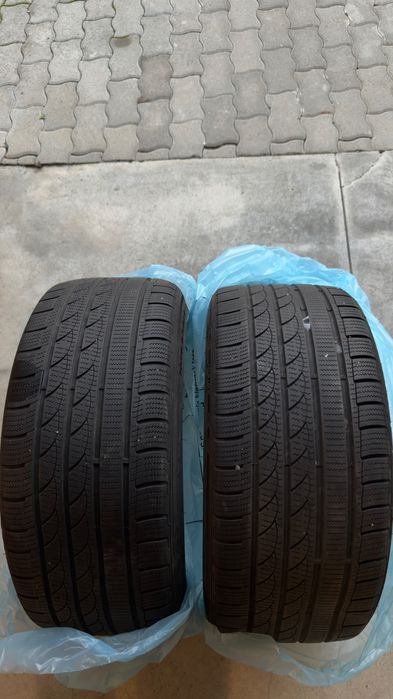 Vand 2 buc anvelope M+S 255/35R19 Imperial