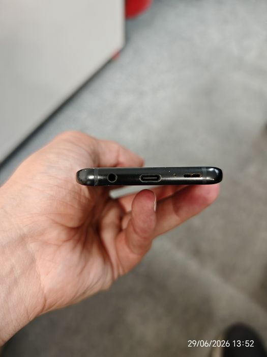 Продавам Телефон Samsung S9 за Части!!!