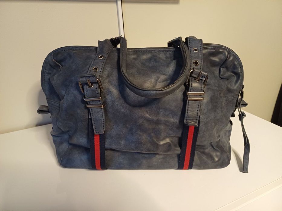 Продавам дамска чанта