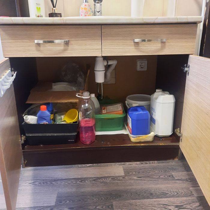 Дървен шкаф-горна и долна част+етажерка