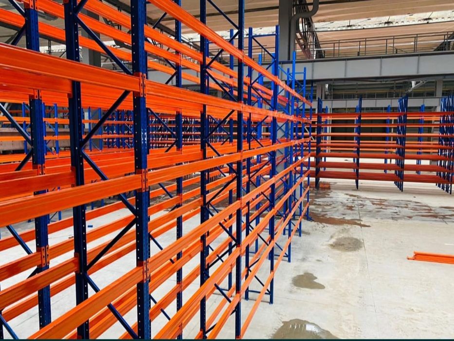 Rafturi Metalice pentru marfa ușoara