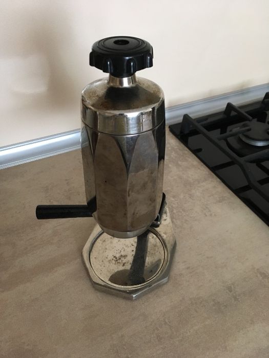 Стара руска кафеварка завод" Динамо"