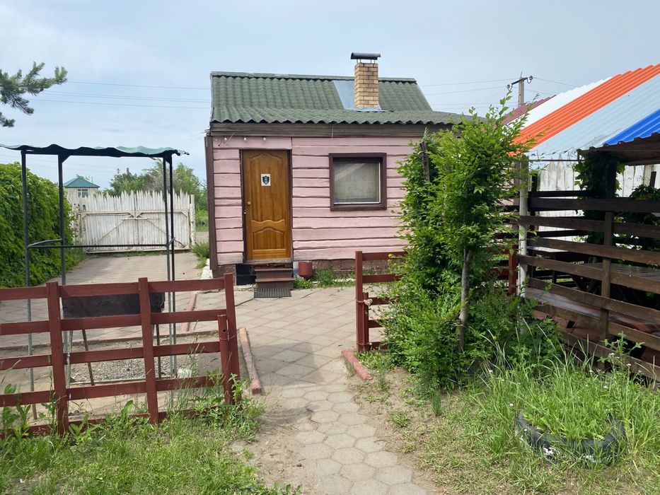 Сдам домик с камином и беседкой.