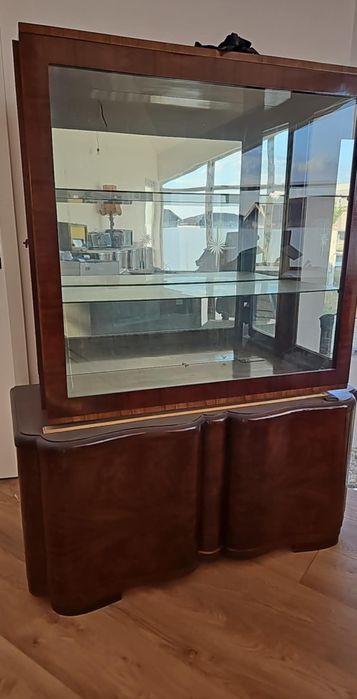 Mobilier din lemn masiv