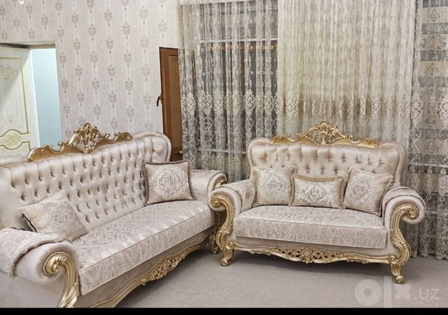 Продаеться 2 комплекта мебели для гостинной