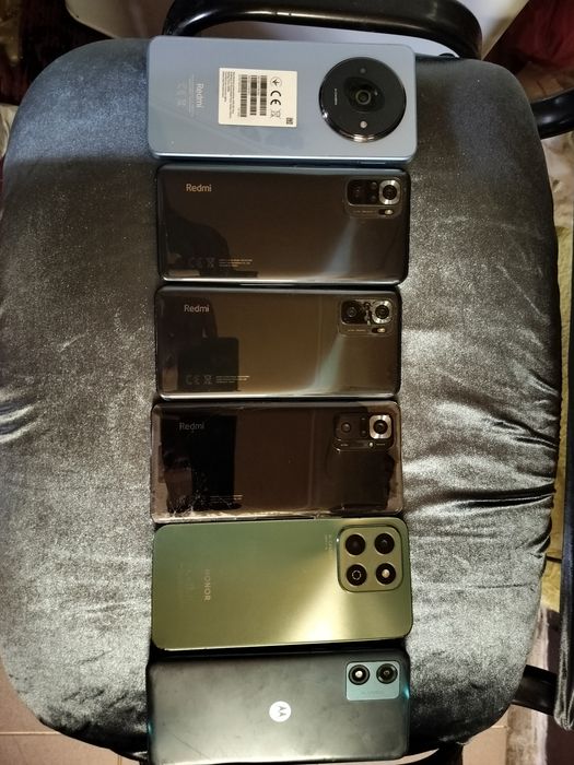 Vand lot telefoane defecte ( display spart ,piese)