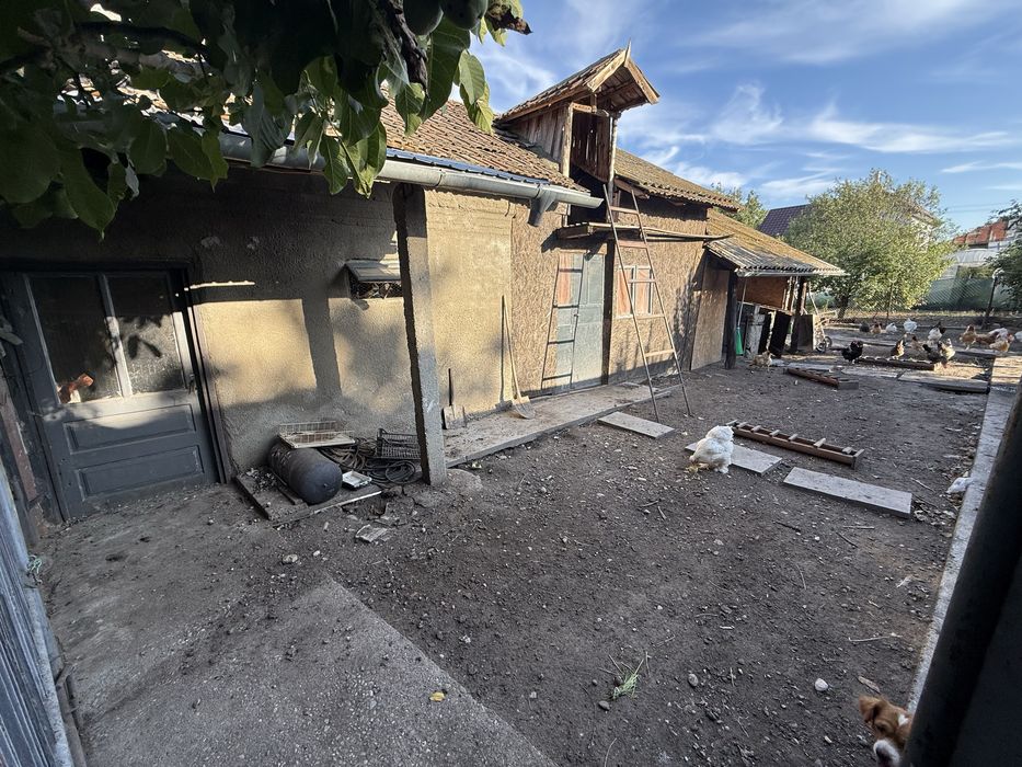 Casa de vânzare din cărămidă