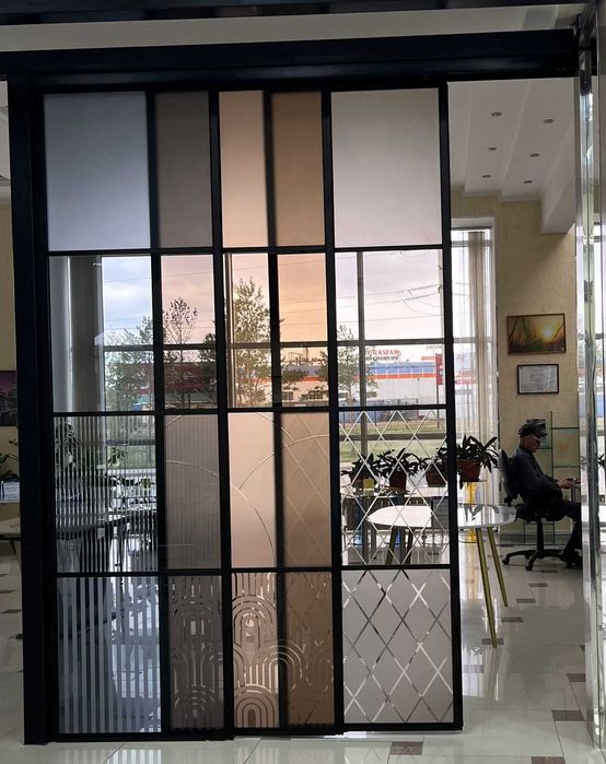 Перегородки межкомнатные из стекла