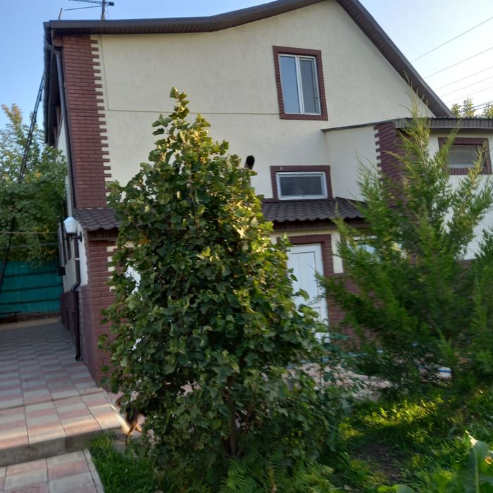 Дом кирпичный два уровня