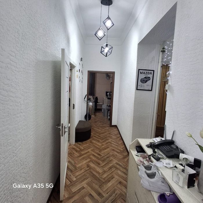 Продаётся своя  Чиланзар -1  высокопотолочка кирпич 2/4/4