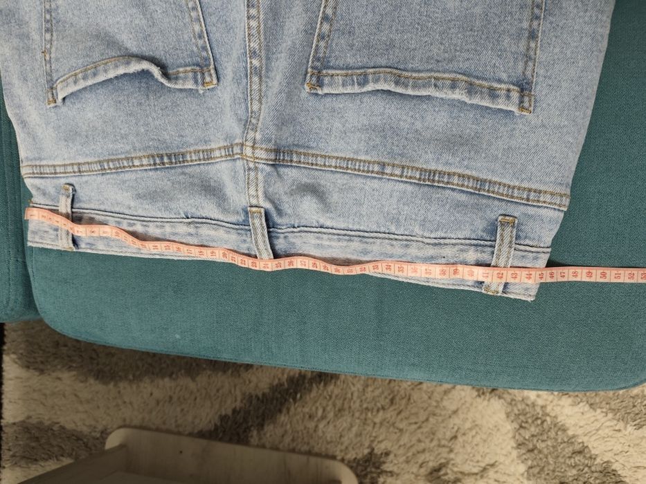 Дънки чисто нови