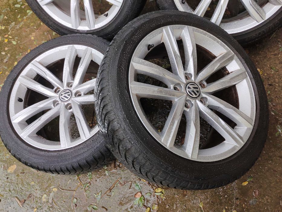 VW Passat  Dartford  235/45R18 iarna