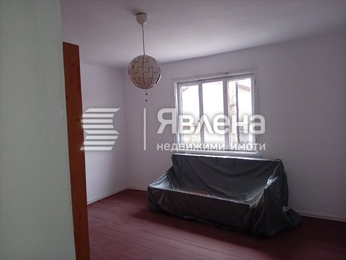 Продава се Къща в с. Пороминово, Област Кюстендил - 220 кв.м за 364 €/кв.м - Снимка #3