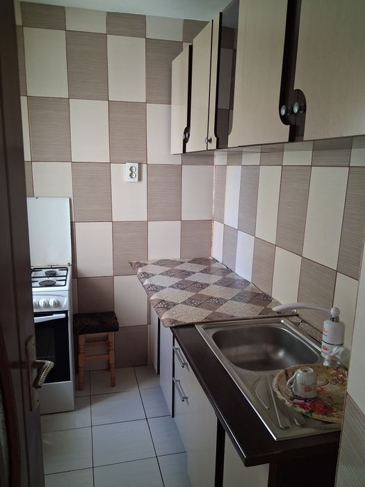 Închiriez garsoniera