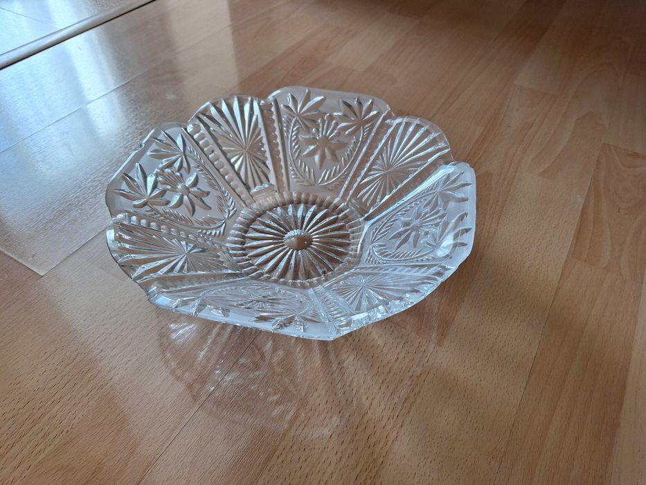 Хрусталь , посуда .