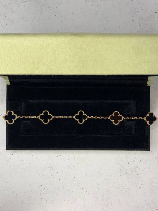 Браслет от Van Cleef