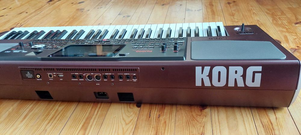 Продавам Korg Pa1000