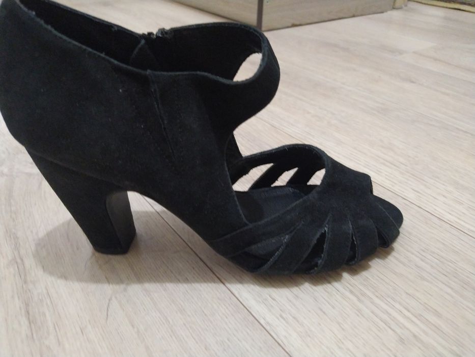 Продам обувь женскую