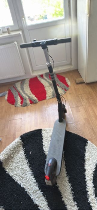 Vând trotinetă electrică prinde 30 la oră