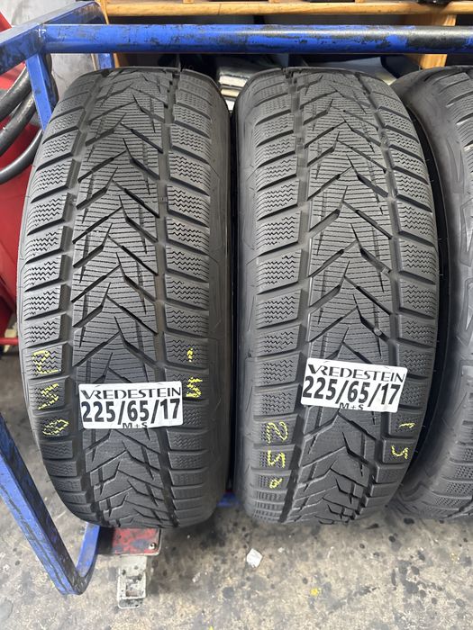 225/65/17 Vredestein M+S