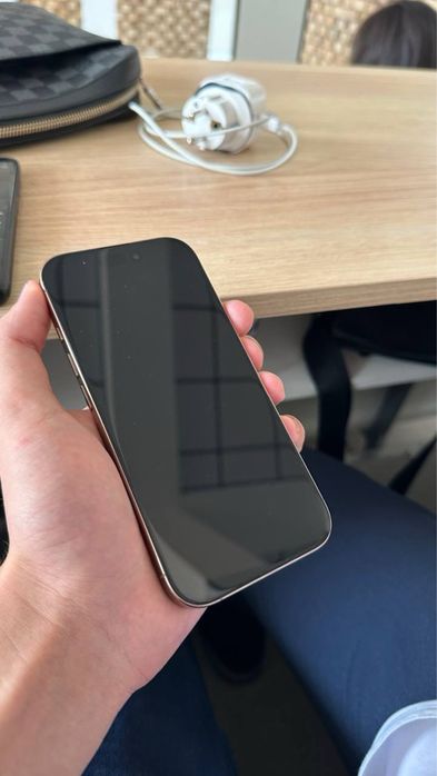 Iphone 16 pro 90%