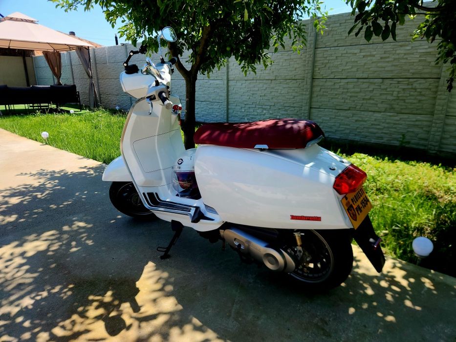 Lambretta V50 Special 2023 – 2000 km / stare impecabilă Mod Vespa