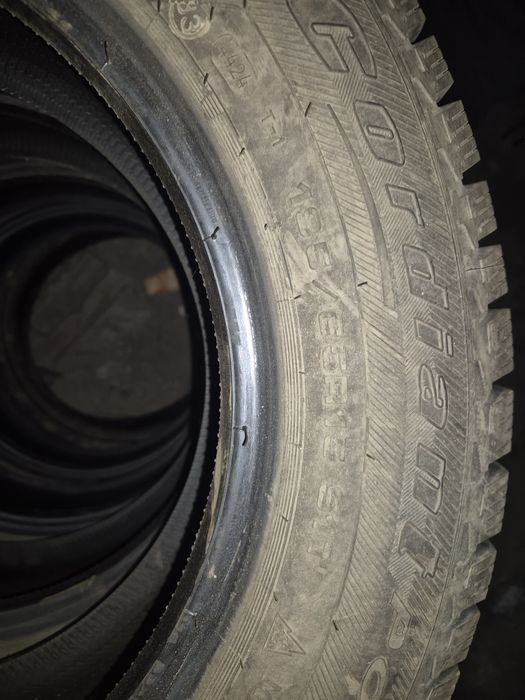 Продам шины на кобаль 15 размер