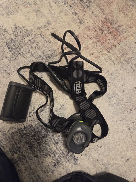 Lanterna frontala petzl