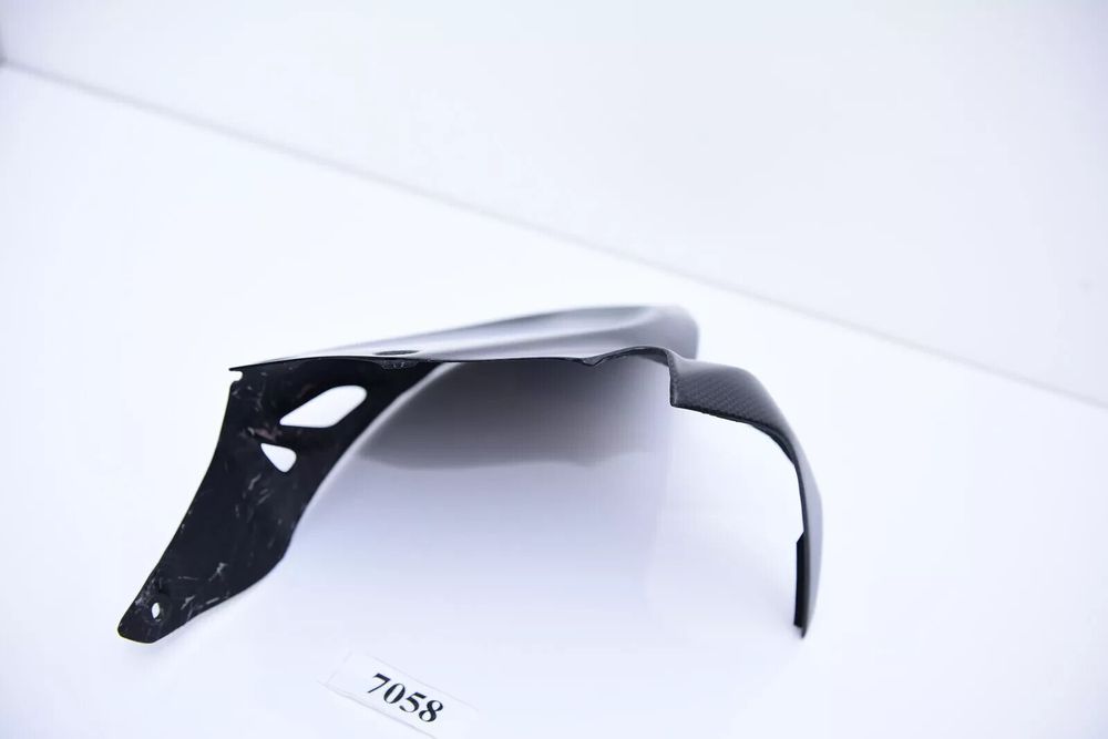 Protectie roata spate carbon 56510641AA OEM Ducati Panigale 1199 1299