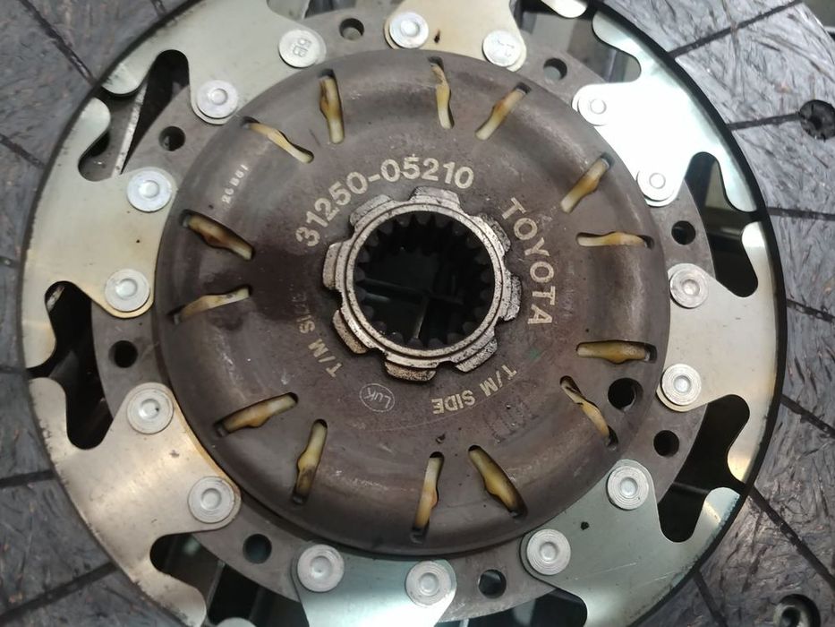 kit ambreiaj volanta masa dubla  1.6 d n47c16a toyota verso r2 31250-05210