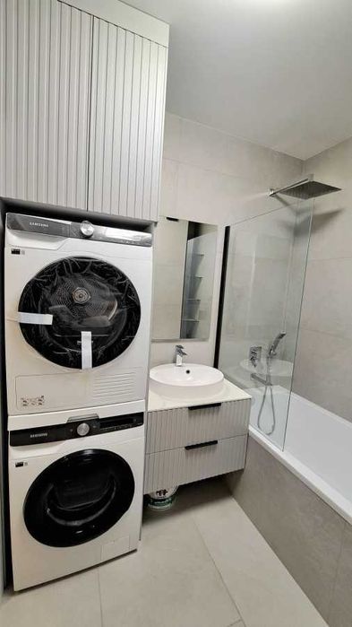 Дава се под наем Двустаен апартамент в София, Център - 55 кв.м за 418.2 € - Снимка #2