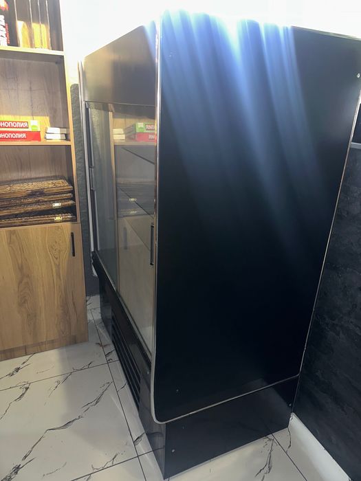 Витринный холодильник