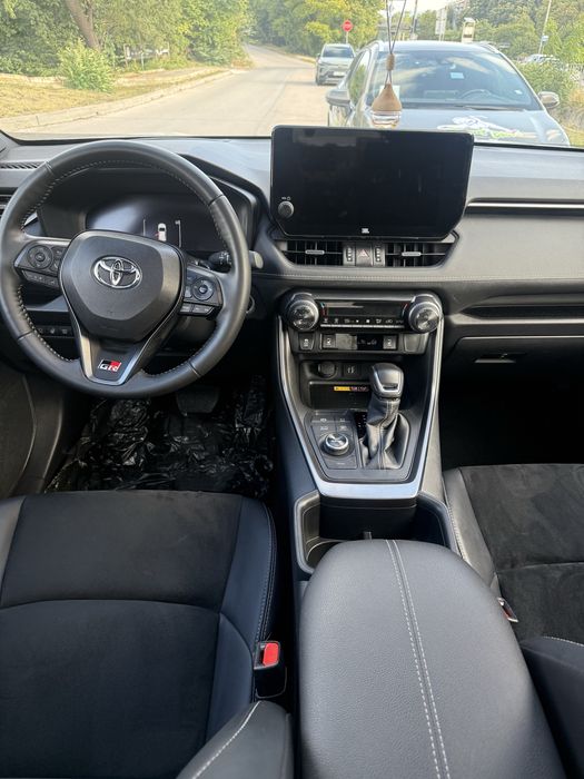 Тойота Рав 4 2025г. Plug-in хибрид 306кс.18х.км 18,1kWh до 90км с едно Зареждане