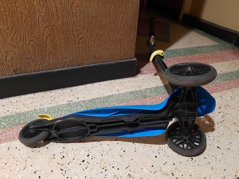 Продавам тротинетка за деца с 3 колела