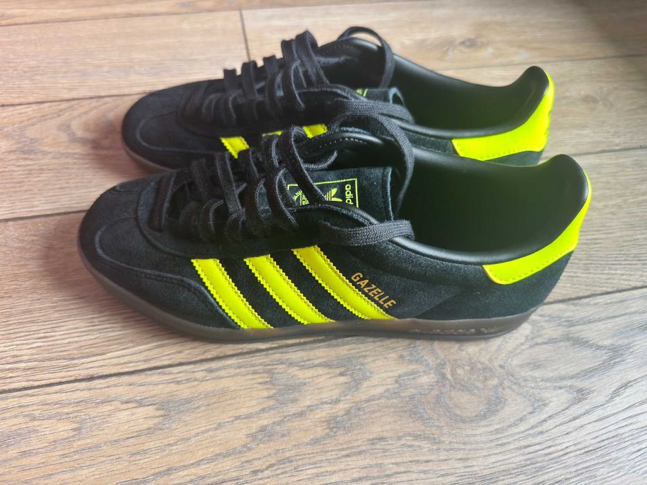 Кецове / Маратонки Adidas Gazelle EU 42 / US 8.5 – като нови, носени 1 път, с кутия
