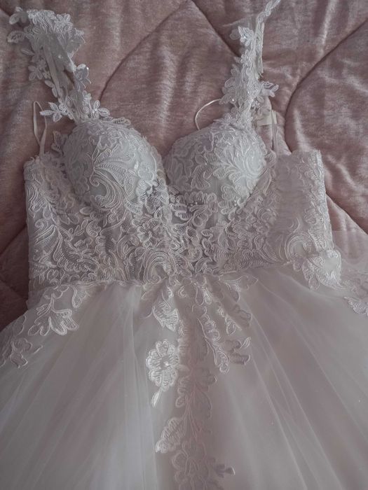 Сватбена /булчинска рокля