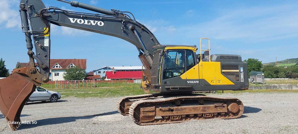 Inchiriez  utilajele Volvo 22-t , Yanmar 10 t,Cat ,Dumper nacele, JLG